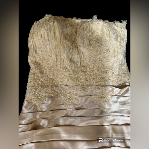 SOLD -NWOT -Scalloped Neck Knee-Length Charmeuse Cocktail Dress w/Ruffle Beading - Picture 4 of 6